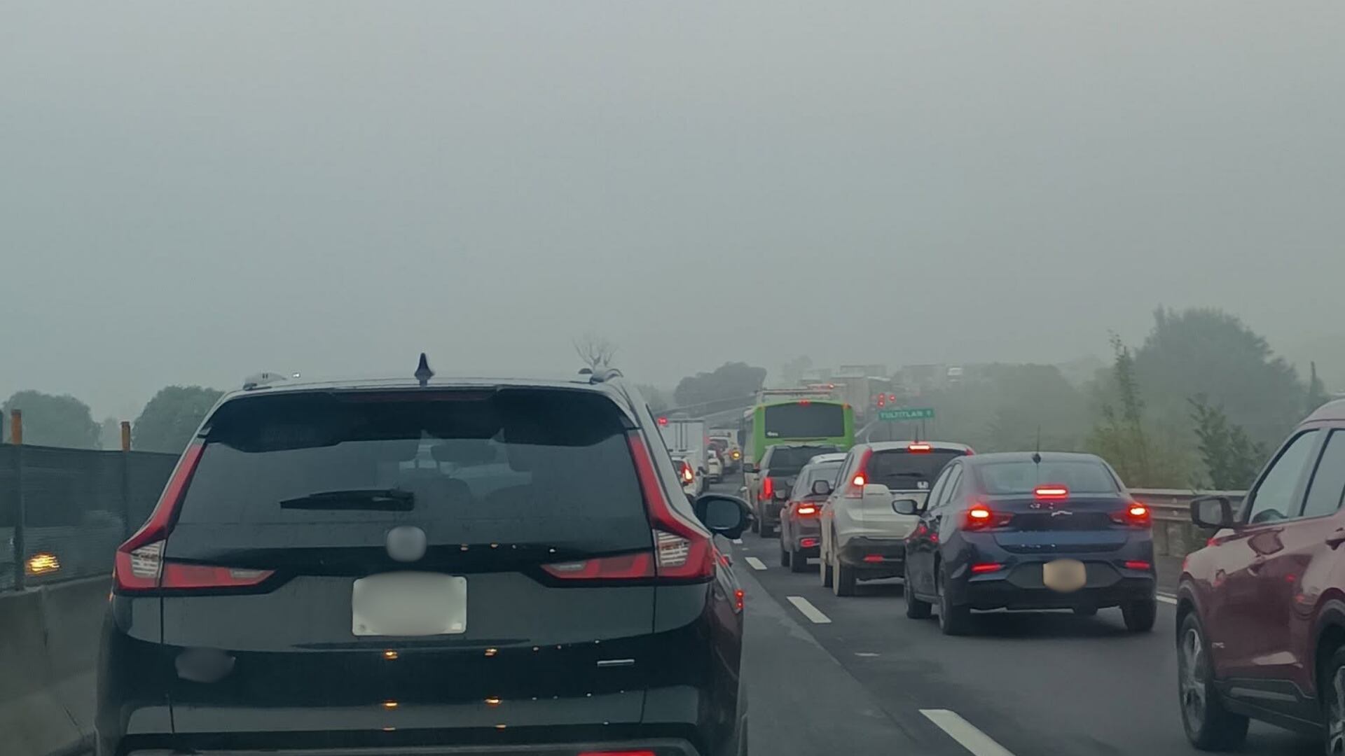 Otro día más en el caos de la 57; Así se encuentra el tráfico en la México-Querétaro