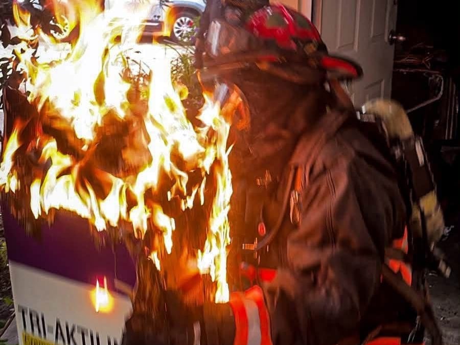 ALARMA | Incendio dentro de una vivienda en Hacienda La Cruz moviliza a los cuerpos de emergencia