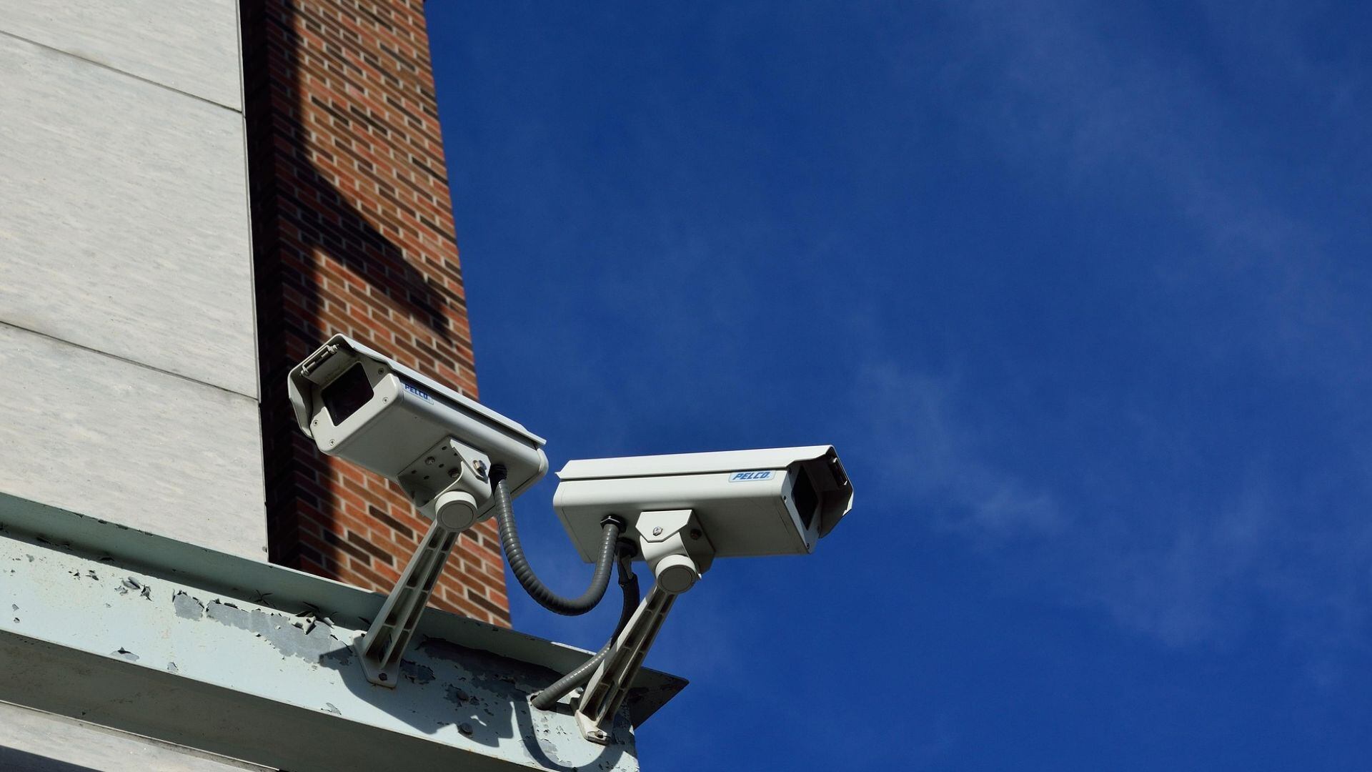 Es verdad Te pueden multar por tener cámaras de seguridad en casa