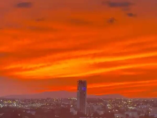¿Por qué el cielo se pintó de naranja ayer en Querétaro? Esta es la explicación | VIDEO